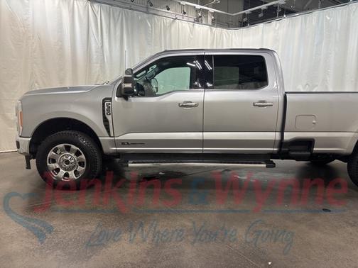 2023 Ford F-350 LARIAT SUPER DUTY