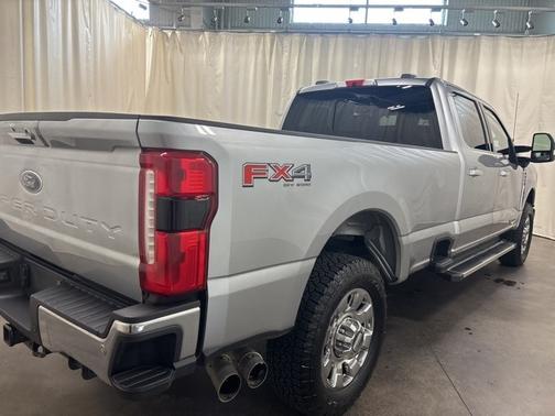 2023 Ford F-350 LARIAT SUPER DUTY