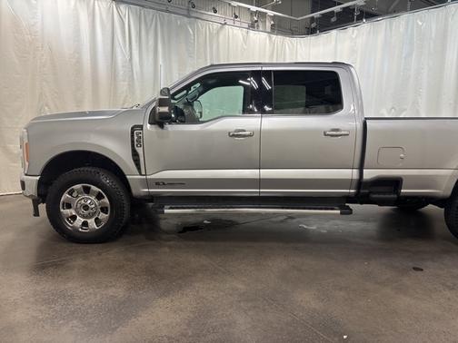 2023 Ford F-350 LARIAT SUPER DUTY