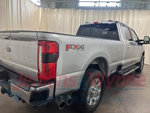 2023 Ford F-350 LARIAT SUPER DUTY