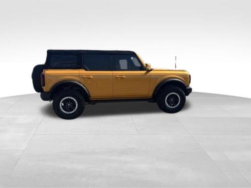 CYBER ORANGE MET TRI-COAT 2022 Ford Bronco OUTER BANKS