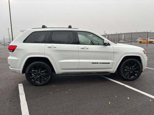2018 Jeep Grand Cherokee LAREDO