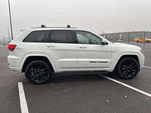 2018 Jeep Grand Cherokee LAREDO