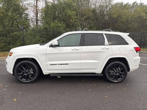 2018 Jeep Grand Cherokee LAREDO