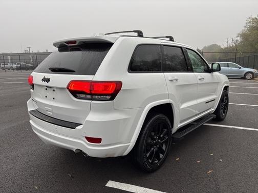 2018 Jeep Grand Cherokee LAREDO