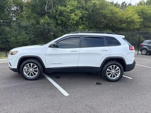 2022 Jeep Cherokee LATITUDE LUX