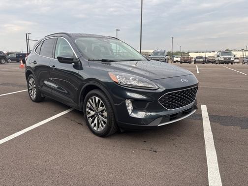 2022 Ford Escape TITANIUM