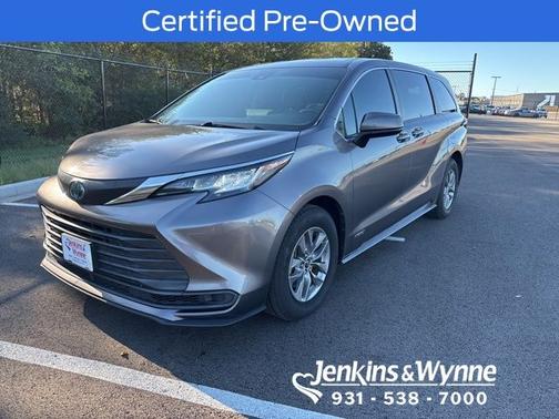 2021 Toyota Sienna LE 8 PASSENGER