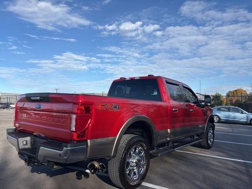 2022 Ford F-350 LARIAT SUPER DUTY