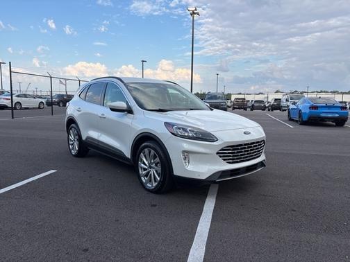 2022 Ford Escape TITANIUM