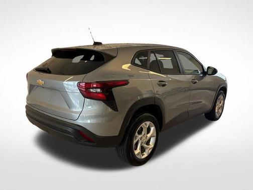 Sterling Gray Metallic 2024 Chevrolet Trax LS
