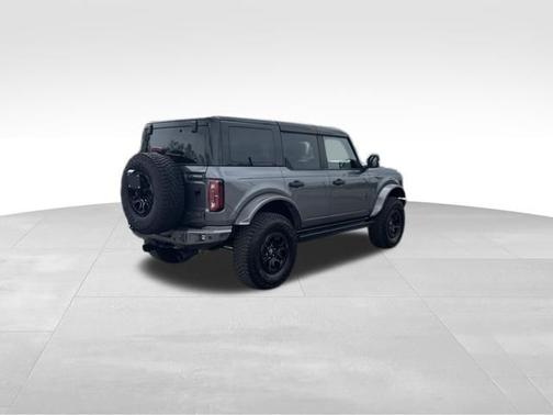 CARBONIZED GRAY METALLIC 2024 Ford Bronco WILDTRAK