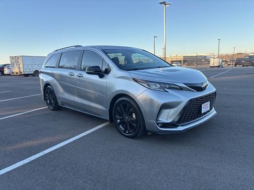 2024 Toyota Sienna XSE 7 PASSENGER