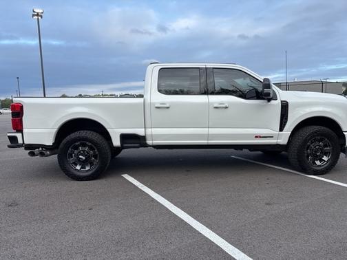 2024 Ford F-350 LARIAT SUPER DUTY