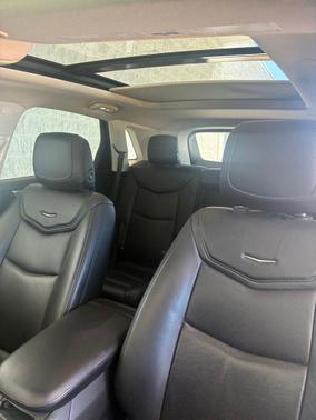 Crystal White Tricoat 2019 Cadillac XT5 Luxury