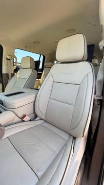 White Frost Tricoat 2021 GMC Yukon Denali