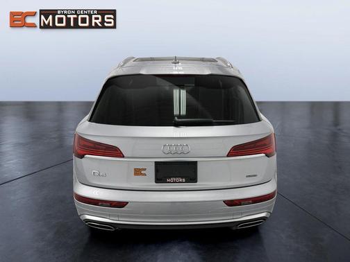 2023 Audi Q5 45 S line Premium Plus