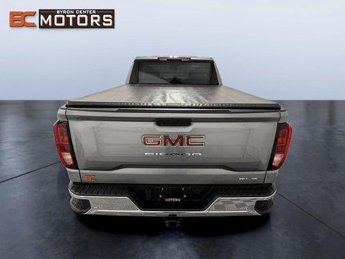 Sterling Metallic 2023 GMC Sierra 1500 SLE