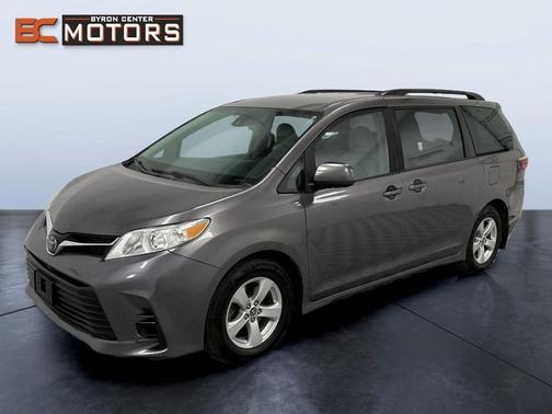 2020 Toyota Sienna LE