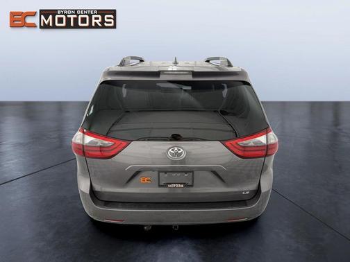 2020 Toyota Sienna LE