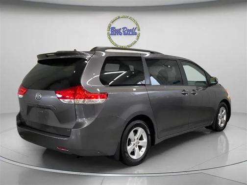 2014 Toyota Sienna LE