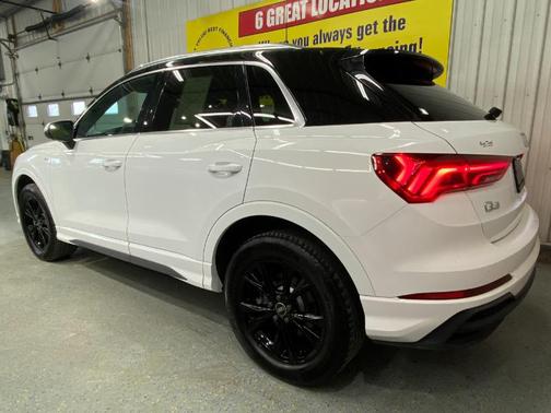 2023 Audi Q3 Premium 45 TFSI S line quattro Tiptronic