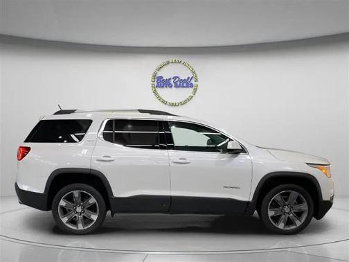 White 2018 GMC Acadia SLT-2