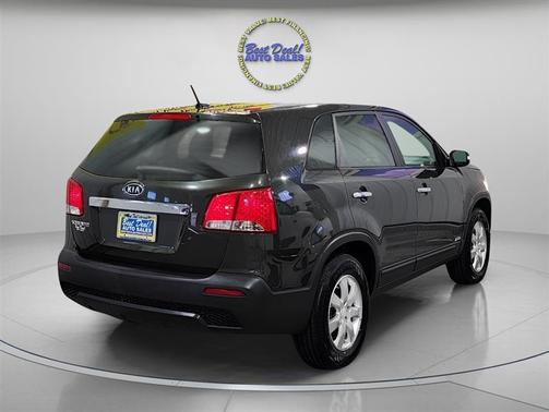 2011 Kia Sorento LX