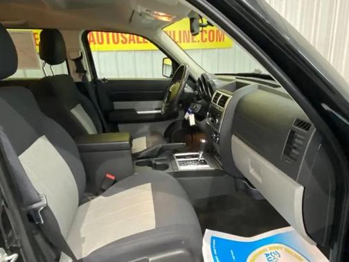 Brilliant Black Crystal Pearlcoat 2010 Dodge Nitro SXT