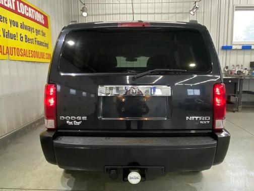 Brilliant Black Crystal Pearlcoat 2010 Dodge Nitro SXT
