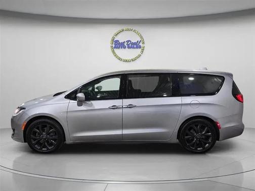 2020 Chrysler Pacifica Touring
