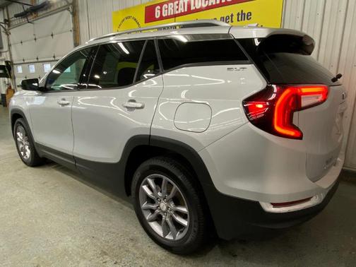 2022 GMC Terrain SLT