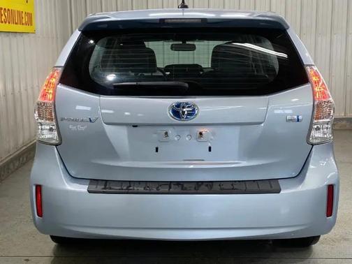 2012 Toyota Prius v Two