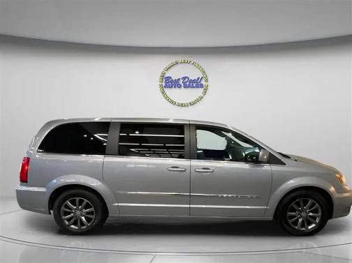 2015 Chrysler Town & Country S