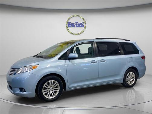 2017 Toyota Sienna XLE