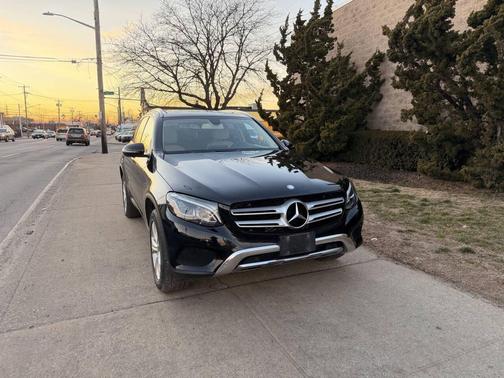 2017 Mercedes-Benz GLC 300 4MATIC