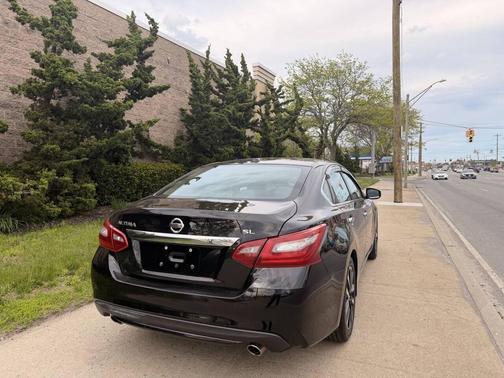 Black 2018 Nissan Altima 2.5 SL