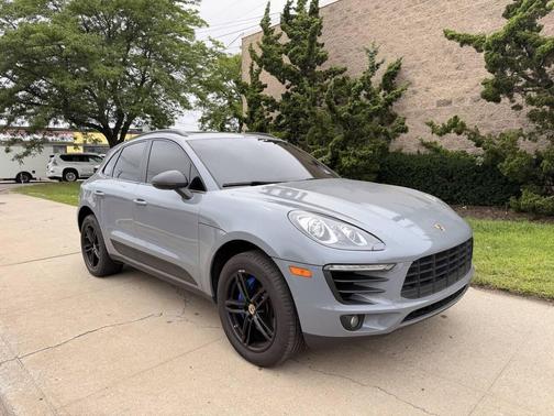 Gray 2018 Porsche Macan Macan S