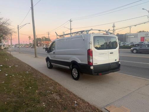 2017 Ford Transit-250 Base