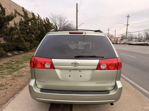 2008 Toyota Sienna LE