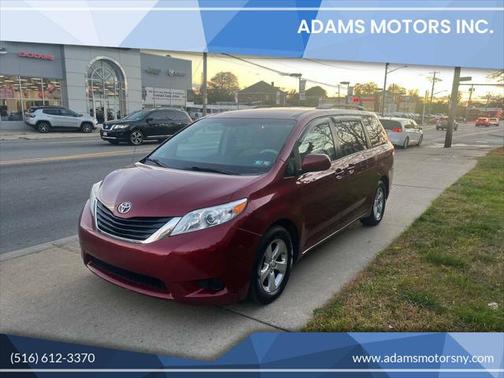 2011 Toyota Sienna LE
