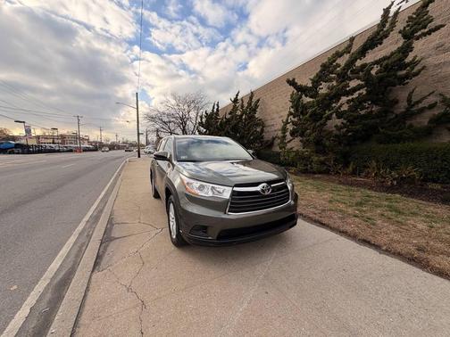 2014 Toyota Highlander LE