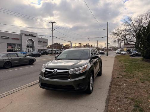 2014 Toyota Highlander LE