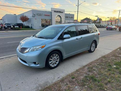 2015 Toyota Sienna XLE