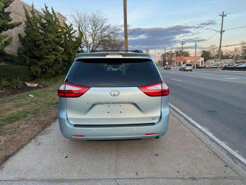 2015 Toyota Sienna XLE