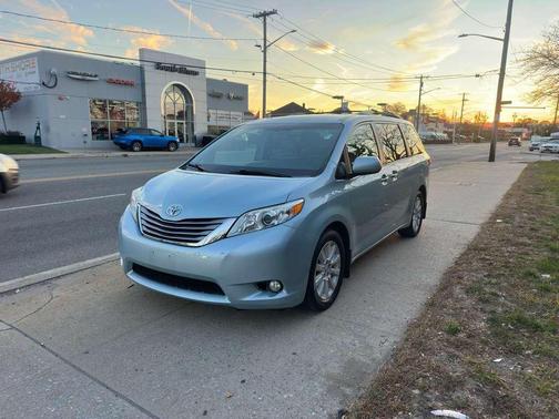 2015 Toyota Sienna XLE