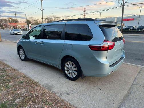2015 Toyota Sienna XLE