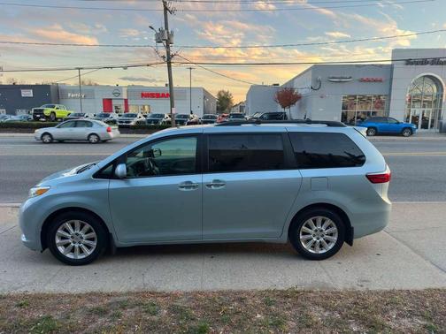 2015 Toyota Sienna XLE