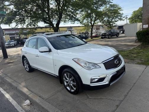 White 2016 INFINITI QX50 Base