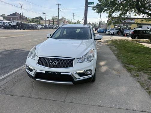 White 2016 INFINITI QX50 Base